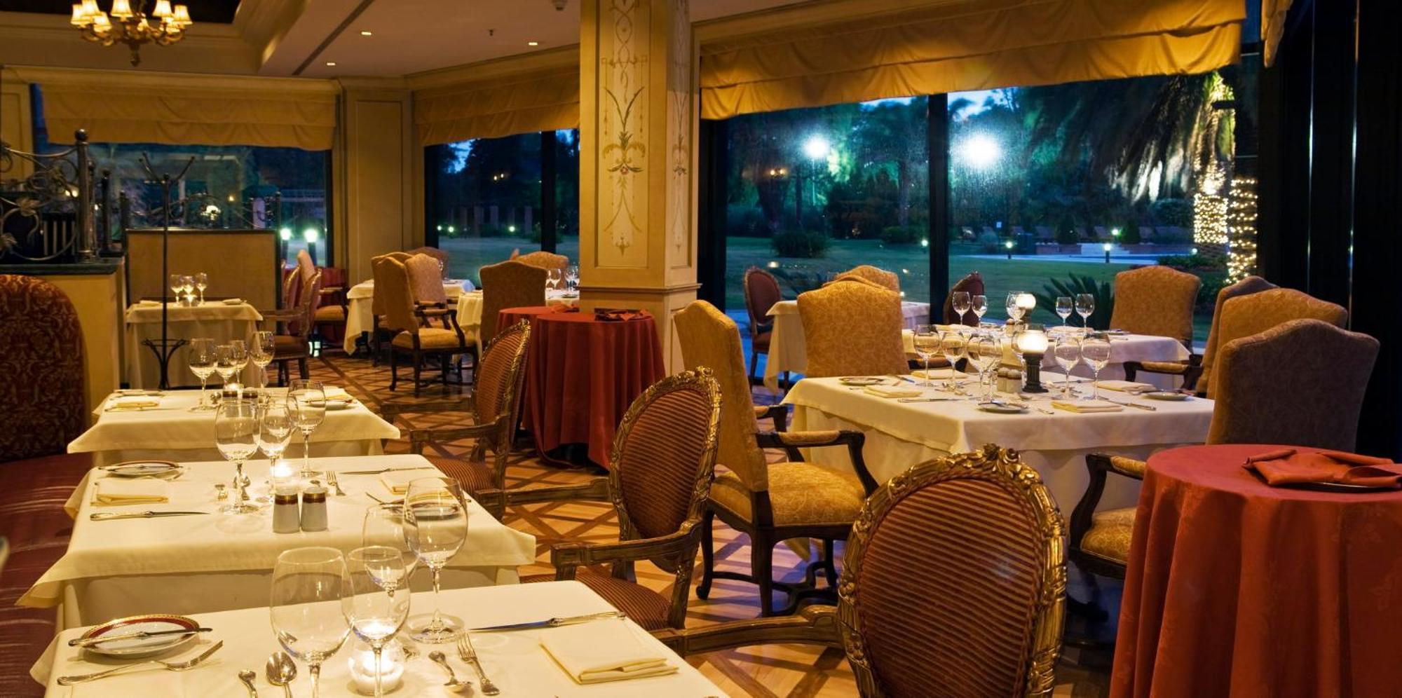 Sheraton Pilar Hotel & Convention Center Extérieur photo