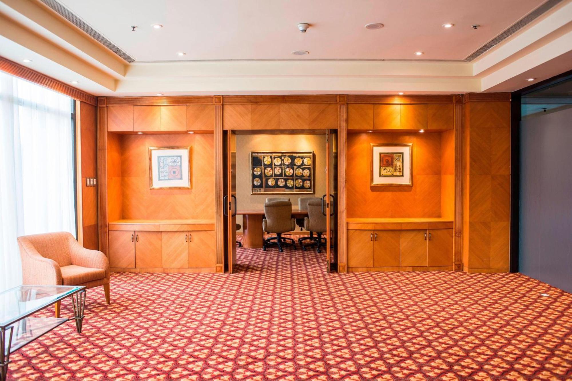 Sheraton Pilar Hotel & Convention Center Extérieur photo