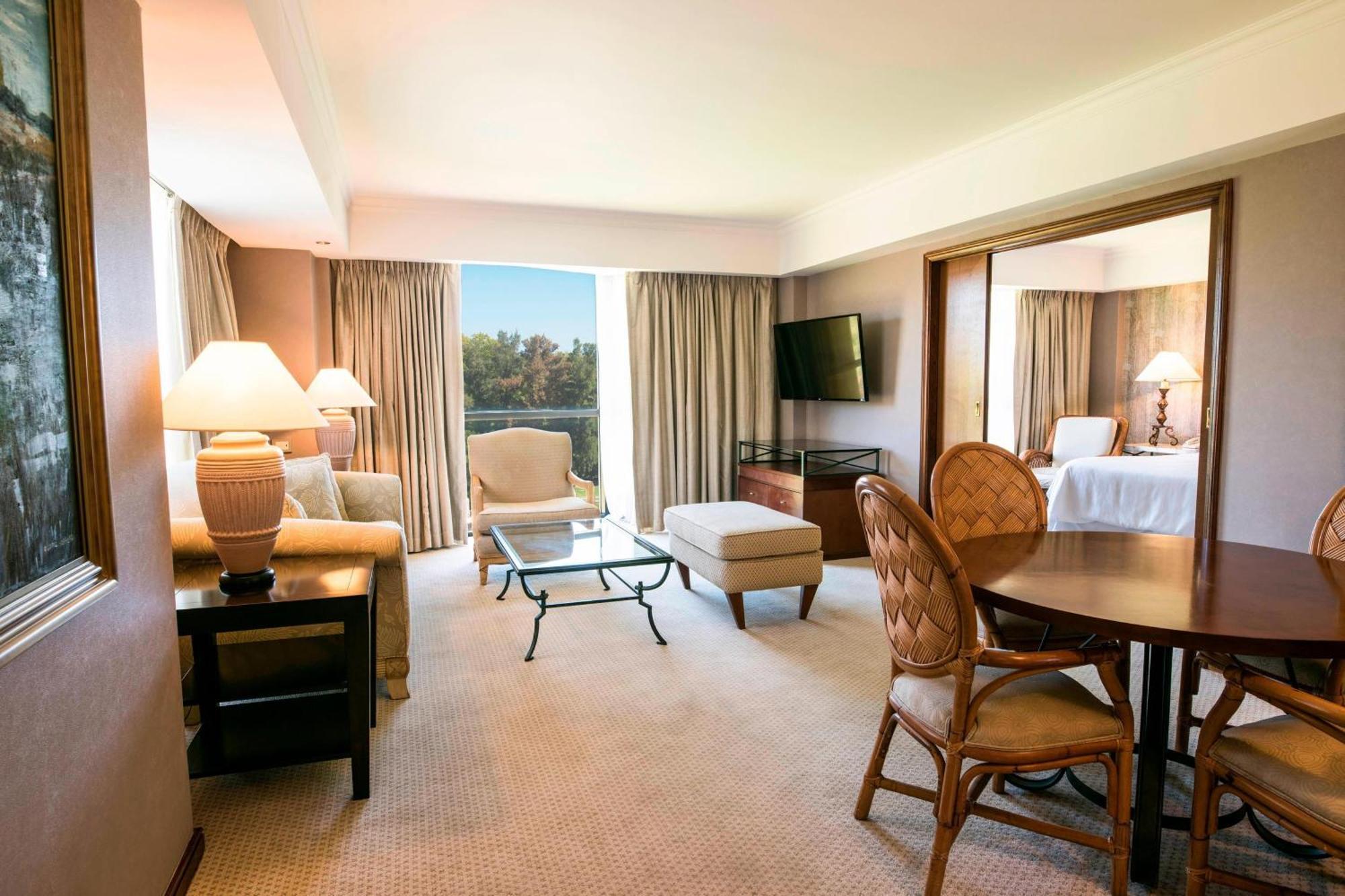 Sheraton Pilar Hotel & Convention Center Extérieur photo