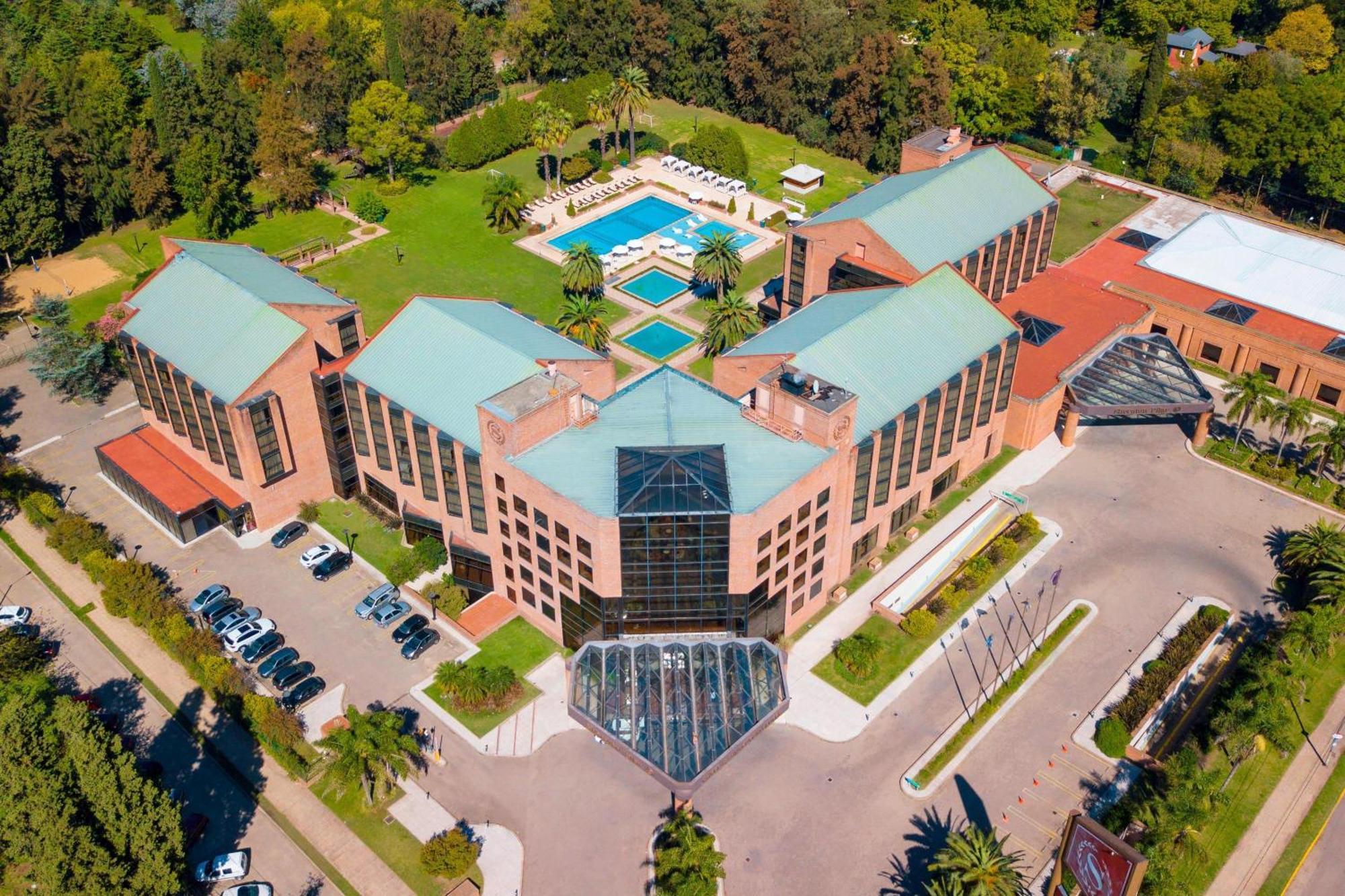Sheraton Pilar Hotel & Convention Center Extérieur photo